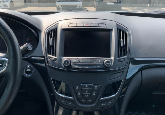 Подержанный автомобиль Opel Insignia Sedan 2014 года (27 фото)