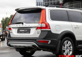 Подержанный автомобиль Volvo XC70 2014 года (17 фото)