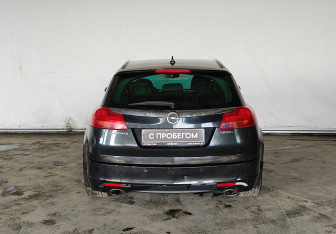 Подержанный автомобиль Opel Insignia Wagon 2011 года (5 фото)