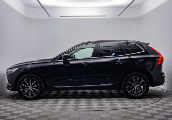 Подержанный автомобиль Volvo XC60 2021 года (2 фото)