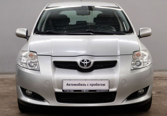 Подержанный автомобиль Toyota Auris Hatchback 2008 года (2 фото)