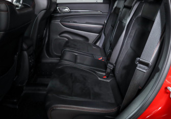 Подержанный автомобиль Jeep Grand Cherokee 2017 года (10 фото)