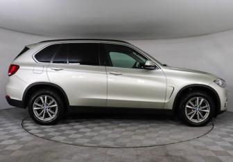 Подержанный автомобиль BMW X5 2016 года (6 фото)
