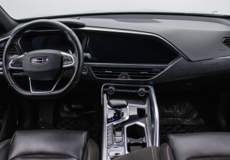 Подержанный автомобиль Geely Tugella 2023 года (13 фото)