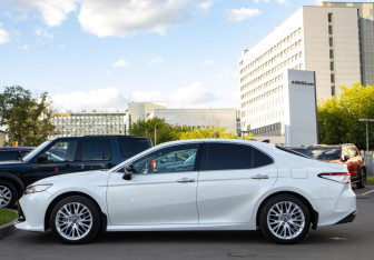 Подержанный автомобиль Toyota Camry Sedan 2018 года (6 фото)