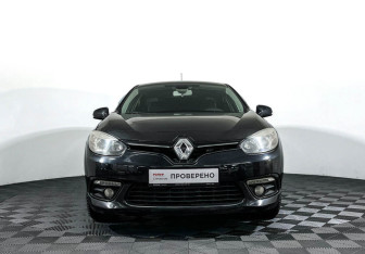 Подержанный автомобиль Renault Fluence 2013 года (2 фото)