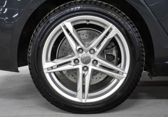 Подержанный автомобиль Audi A4 Sedan 2016 года (25 фото)