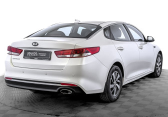 Подержанный автомобиль Kia Optima Sedan 2017 года (5 фото)