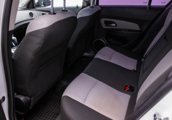 Подержанный автомобиль Chevrolet Cruze Sedan 2014 года (11 фото)