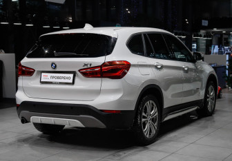 Подержанный автомобиль BMW X1 2016 года (4 фото)