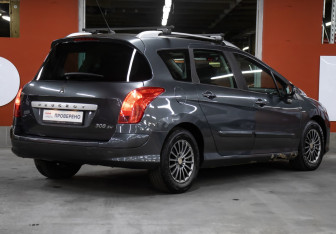 Подержанный автомобиль Peugeot 308 Wagon 2008 года (5 фото)