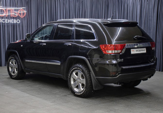 Подержанный автомобиль Jeep Grand Cherokee 2012 года (7 фото)
