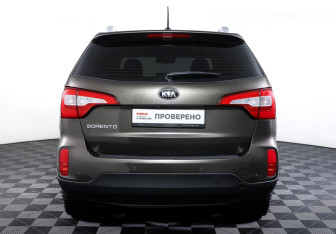 Подержанный автомобиль Kia Sorento 2013 года (6 фото)