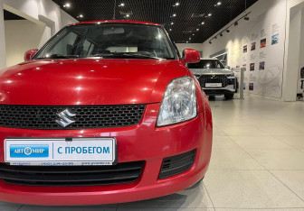 Подержанный автомобиль Suzuki Swift Hatchback 2008 года (8 фото)