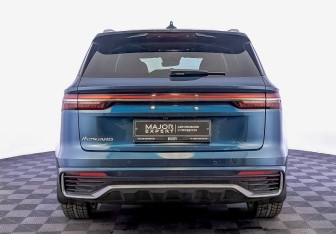 Подержанный автомобиль Geely Monjaro 2023 года (6 фото)