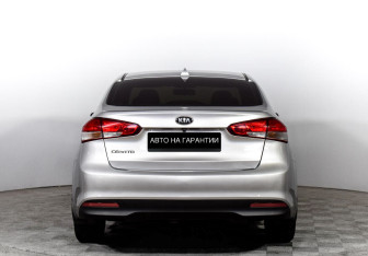 Подержанный автомобиль Kia Cerato Sedan 2017 года (4 фото)