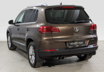 Подержанный автомобиль Volkswagen Tiguan 2014 года (7 фото)