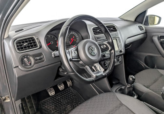 Подержанный автомобиль Volkswagen Polo Sedan 2018 года (16 фото)