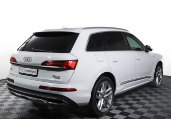 Подержанный автомобиль Audi Q7 2020 года (5 фото)