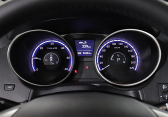 Подержанный автомобиль Hyundai ix35 2010 года (11 фото)