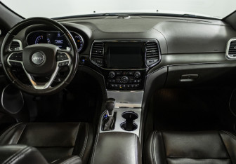 Подержанный автомобиль Jeep Grand Cherokee 2019 года (12 фото)