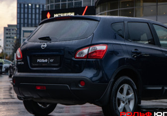 Подержанный автомобиль Nissan Qashqai 2012 года (13 фото)