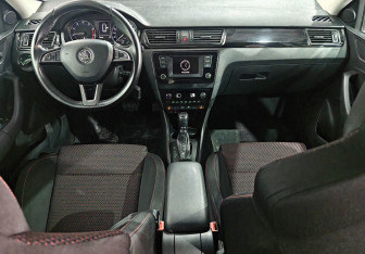 Подержанный автомобиль Skoda Rapid Liftback 2015 года (9 фото)