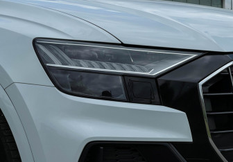 Подержанный автомобиль Audi Q8 2021 года (30 фото)