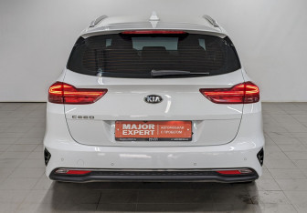 Подержанный автомобиль Kia Ceed Wagon 2020 года (6 фото)