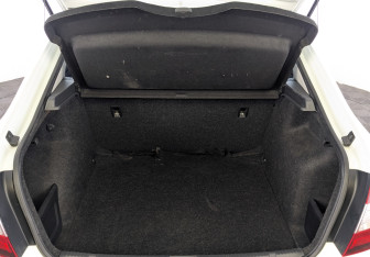 Подержанный автомобиль Skoda Rapid Liftback 2019 года (10 фото)