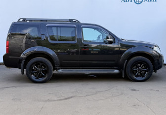 Подержанный автомобиль Nissan Pathfinder 2012 года (4 фото)