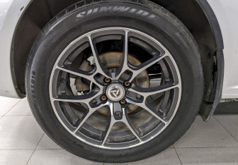 Подержанный автомобиль LADA (ВАЗ) Largus Wagon 2016 года (16 фото)