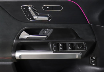 Подержанный автомобиль Mercedes-Benz GLB 2021 года (19 фото)