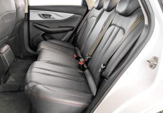 Подержанный автомобиль BAIC U5 Plus 2024 года (12 фото)