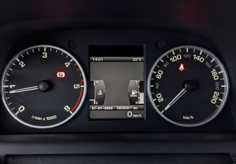 Подержанный автомобиль Land Rover Discovery 2010 года (16 фото)
