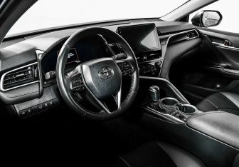 Подержанный автомобиль Toyota Camry Sedan 2022 года (9 фото)