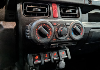 Подержанный автомобиль Suzuki Jimny 2021 года (20 фото)