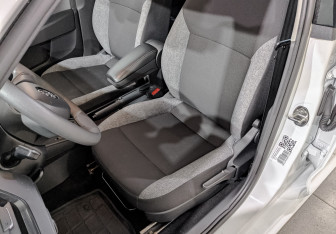 Подержанный автомобиль Skoda Rapid Liftback 2021 года (19 фото)