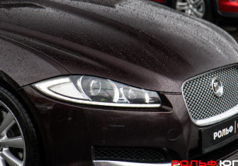 Подержанный автомобиль Jaguar XF Sedan 2013 года (19 фото)