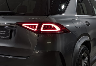 Подержанный автомобиль Mercedes-Benz GLE 2021 года (27 фото)