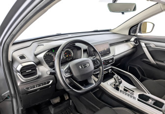Подержанный автомобиль Geely Coolray 2021 года (16 фото)