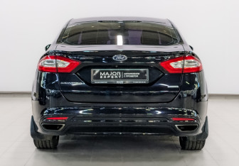 Подержанный автомобиль Ford Mondeo Sedan 2015 года (6 фото)