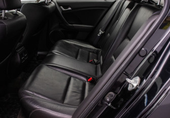 Подержанный автомобиль Honda Accord Sedan 2012 года (11 фото)
