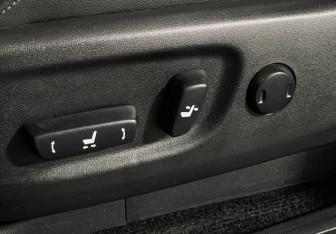 Подержанный автомобиль Toyota Land Cruiser Prado 2017 года (14 фото)