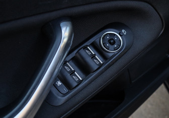 Подержанный автомобиль Ford Mondeo Wagon 2012 года (13 фото)