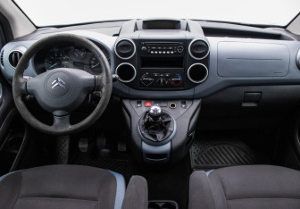 Подержанный автомобиль Citroen Berlingo 2012 года (13 фото)