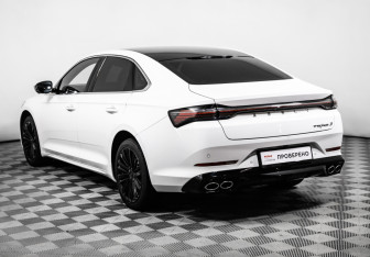 Подержанный автомобиль Geely Preface 2024 года (7 фото)