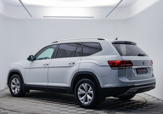 Подержанный автомобиль Volkswagen Teramont 2019 года (3 фото)