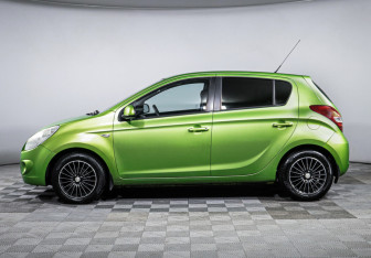 Подержанный автомобиль Hyundai i20 2009 года (8 фото)