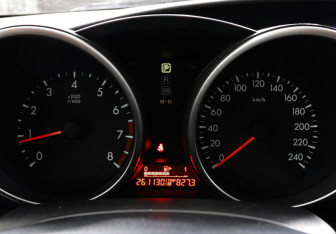 Подержанный автомобиль Mazda 3 Sedan 2010 года (7 фото)